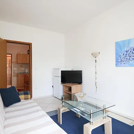 Veronika Apartment *