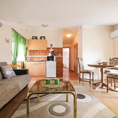 Veronika Apartment