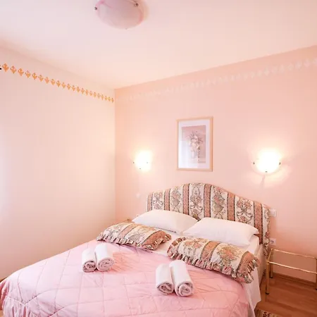Silver Luxury Apartments By Adex Travel Apartament