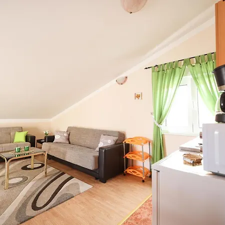 Veronika Apartment