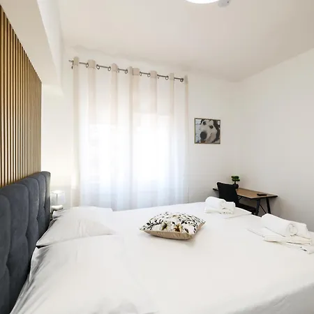 Silver Luxury Apartments By Adex Travel Apartament