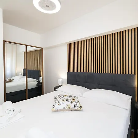 Silver Luxury Apartments By Adex Travel Apartament *