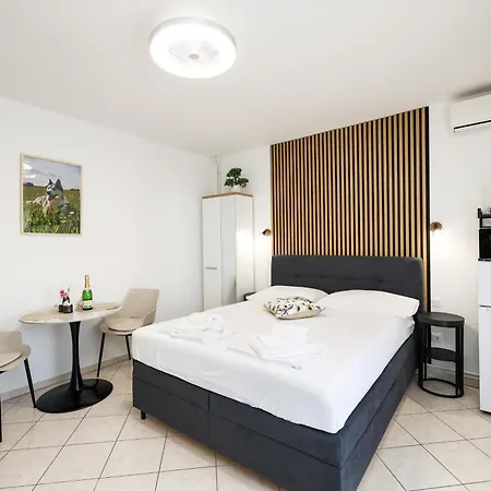 Silver Luxury Apartments By Adex Travel Apartament